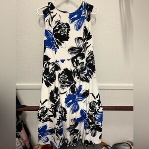 Business casual dress, very flattering